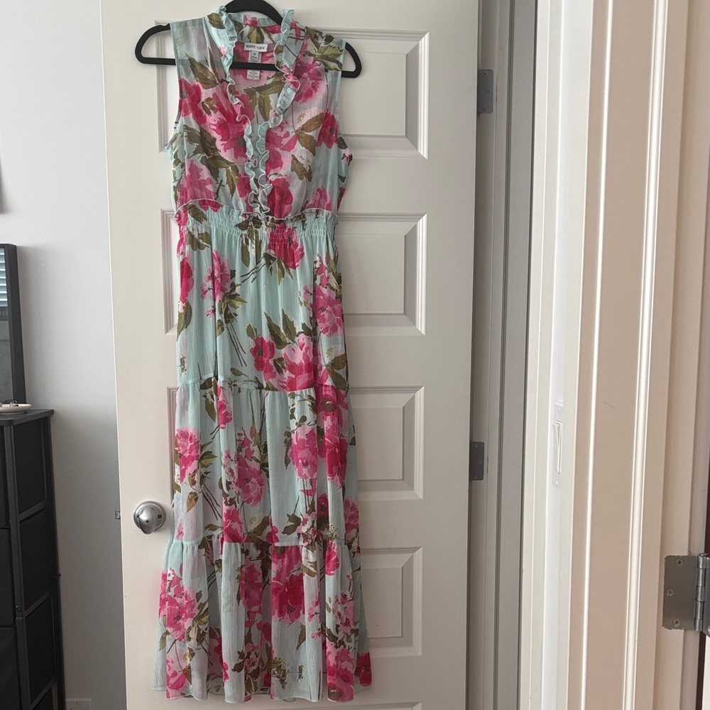 Chic Floral Maxi Dress in Pink and Green